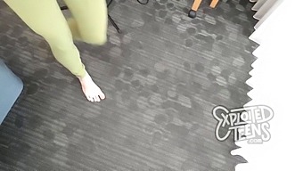Skinny Teen With Small Breasts Gives Oral Pleasure In Yoga Pants