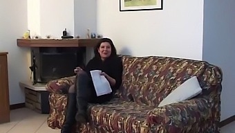Amateur Man Has Anal Sex With A Plump Woman
