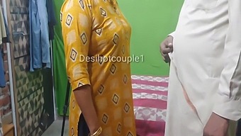 Indian Tailor Has Sex With Housewife For Free Sewing Services
